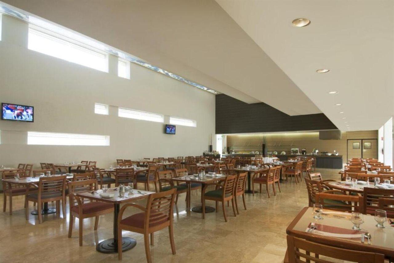 Fiesta Inn Torreon Galerias Bagian luar foto