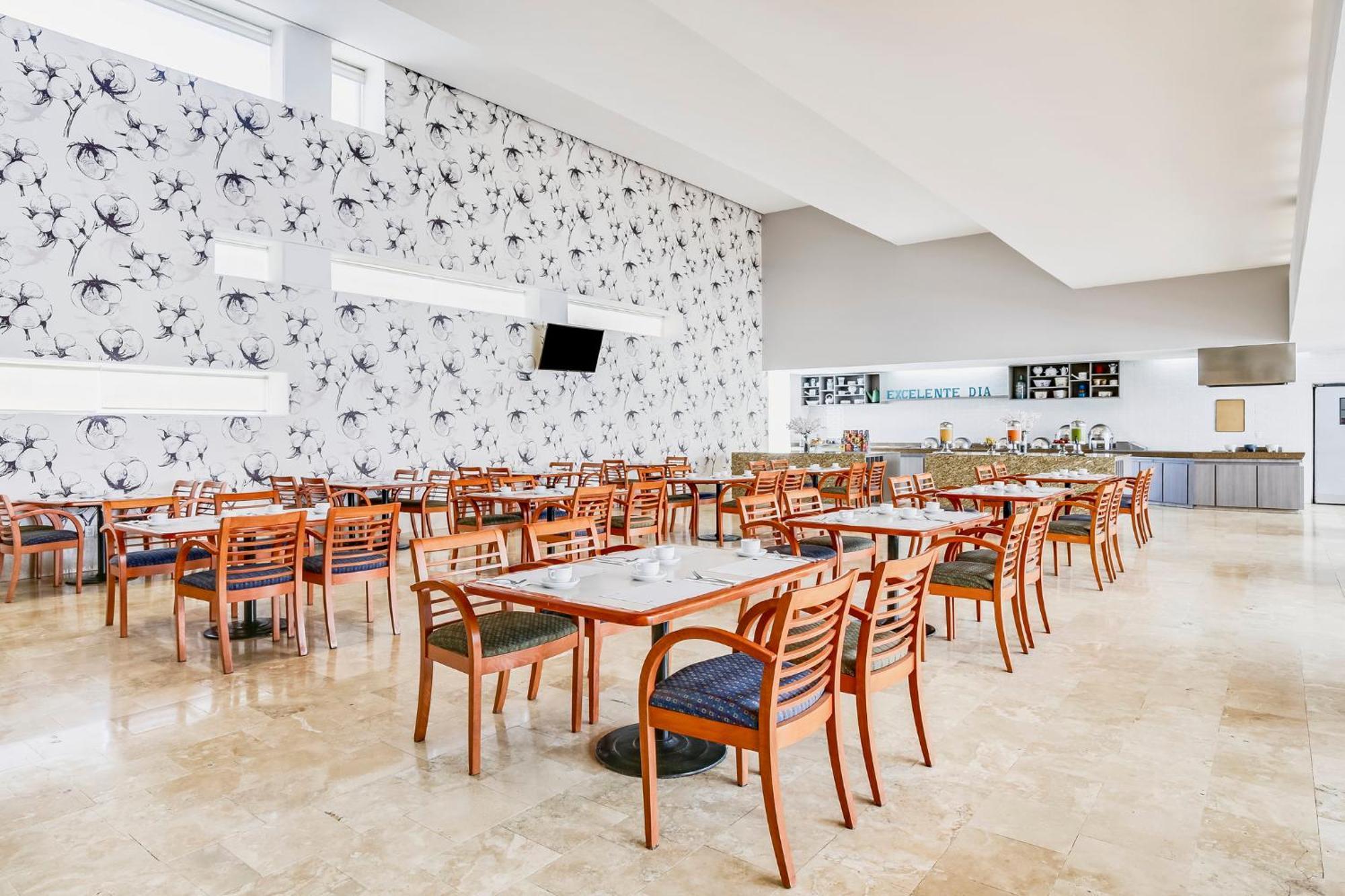 Fiesta Inn Torreon Galerias Bagian luar foto